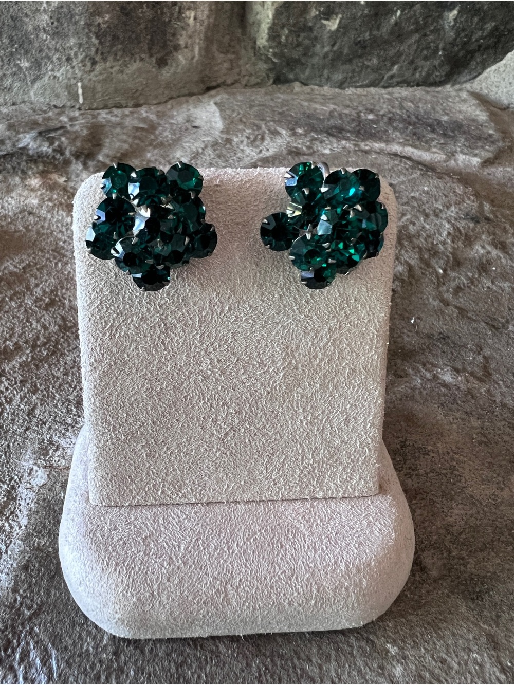 Vintage Emerald Rhinestone Green Cluster Crystal screw back Earrings